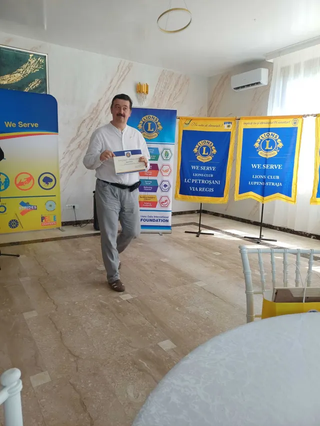 Ședința aniversară — 5