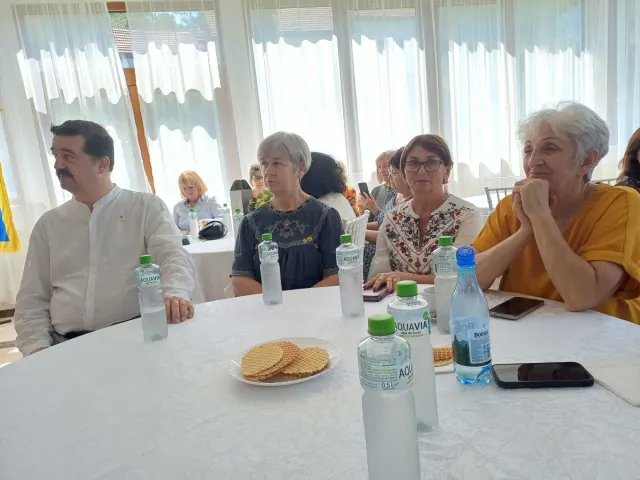 Ședința aniversară — 10