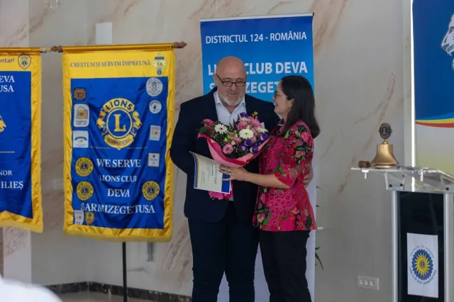 10 ani de Lions în comunitatea devească — 12