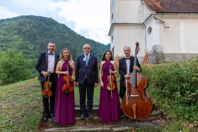 Excelență artistică și solidaritate comunitară, oferite de Lions Club Deva Sarmizegetusa — 9