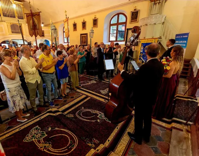 Excelență artistică și solidaritate comunitară, oferite de Lions Club Deva Sarmizegetusa — 11