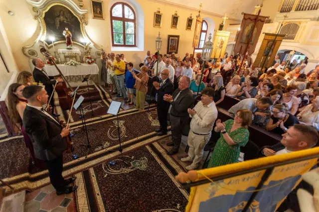 Excelență artistică și solidaritate comunitară, oferite de Lions Club Deva Sarmizegetusa — 12