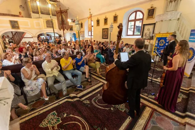Excelență artistică și solidaritate comunitară, oferite de Lions Club Deva Sarmizegetusa — 14