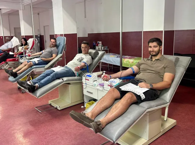 Acțiune de donare de sânge — 3