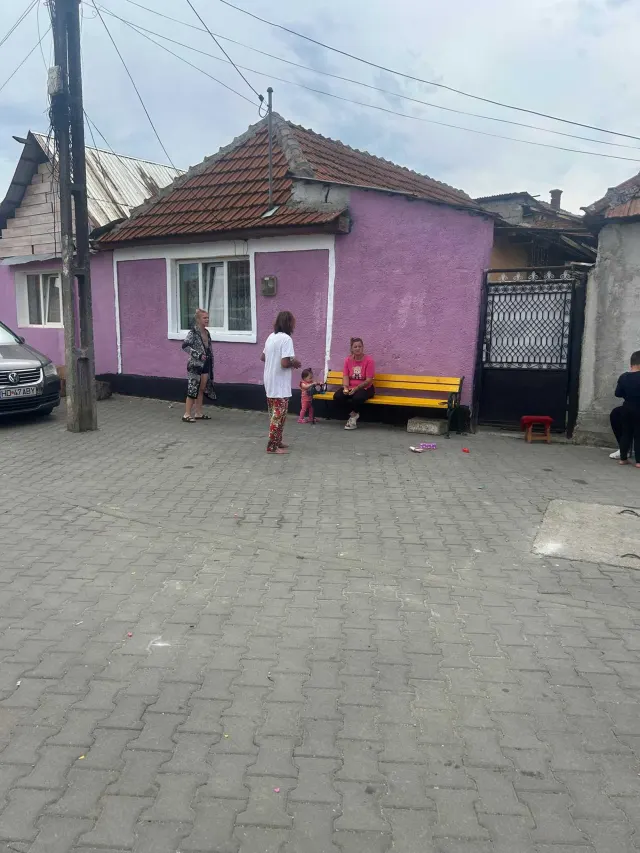 Amplasarea de bănci în cartierul Fares — 2