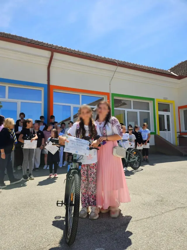 Proiectul educațional „Arta reciclării” – Școala Gimnazială Moșnița Nouă — 3