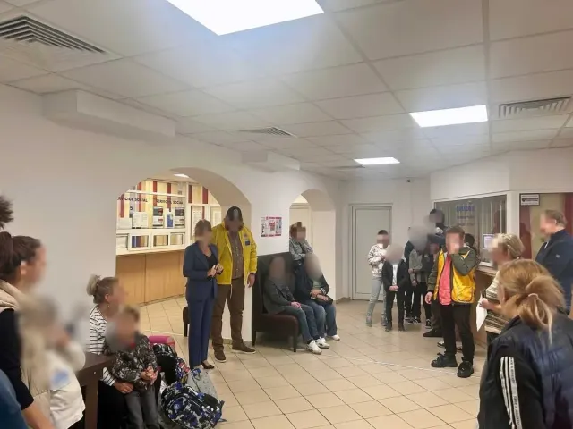 Ghiozdane cu rechizite pentru copii din familii aflate în dificultate — 6
