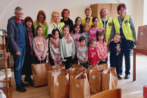 Sărbători Pascale Pentru copiii Asociației Surzilor  Arad - Lions Club Arad 2007