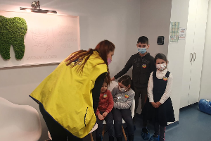 UN ZÂMBET SĂNĂTOS - Lions Club Petrosani Via Regis