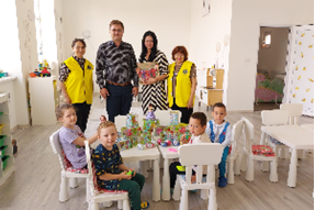 Donare jucării la Grădinița Munar - Lions Club Arad 2007