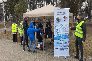 Donatie Haine de iarna pentru copii - Lions Club Bacau Sf Gheorghe