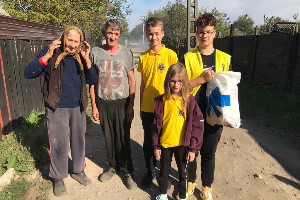 Pachete de hrana pentru familii nevoiase - Lions Club Orastie Palia
